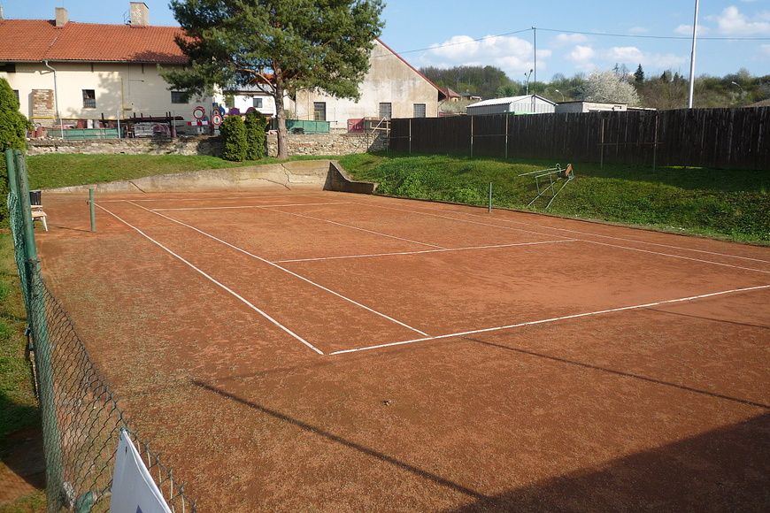 Tenisové kurty