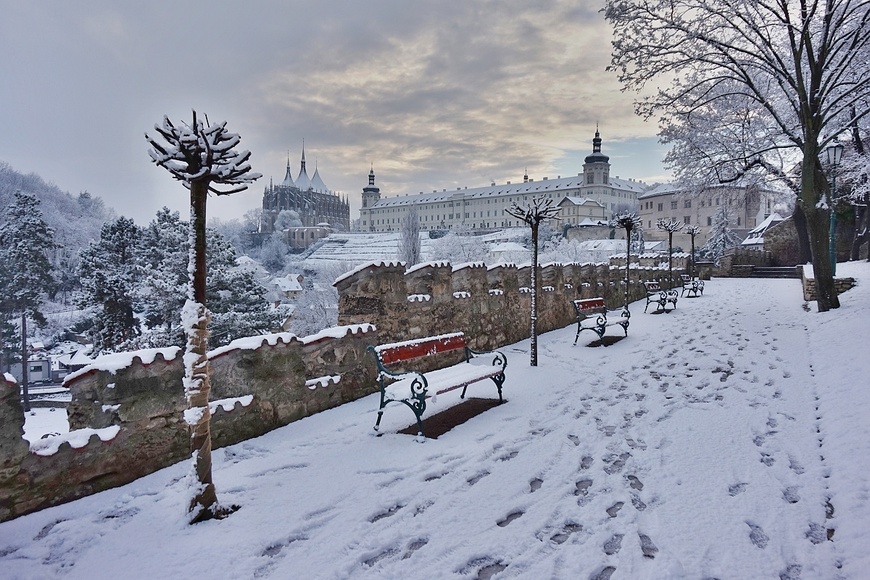 Chram sv. Barbory a Jezuitska kolej_St Barbara s cathedral and Jesuit College.JPG
